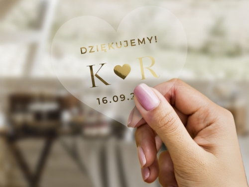 Złote naklejki ślubne serduszka – dodatki do dekoracji i pakowania prezentów