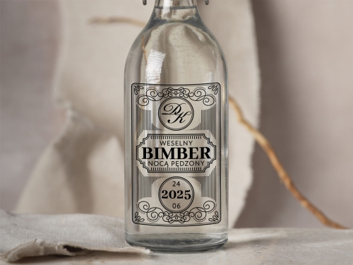 Naklejki na bimber weselny – szybka personalizacja online