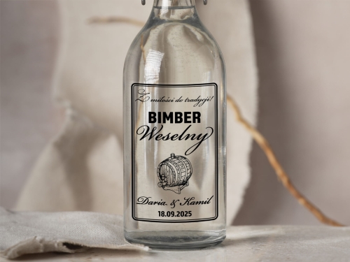 Personalizowane naklejki na bimber – na stół, dla rodziny i gości